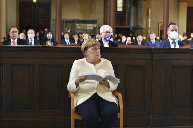 Angela Merkel, con gái của mục sư, người có lòng tin nhiệt thành