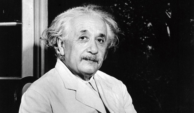 Thượng đế của nhà bác học Einstein là ai?